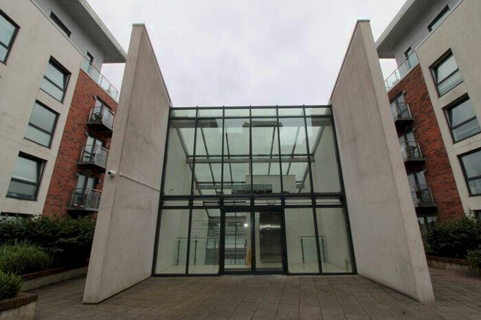 1 Bedroom Apartment To Rent In Longfield Centre, Manchester, M25