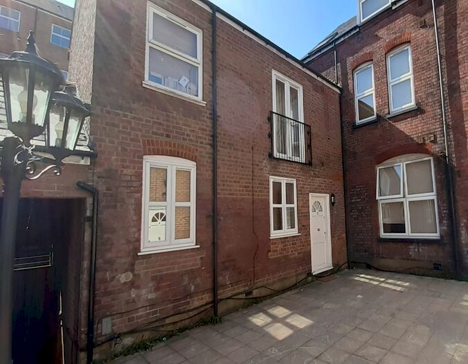 1 Bedroom Flat To Rent In Castle Street, Luton, LU1