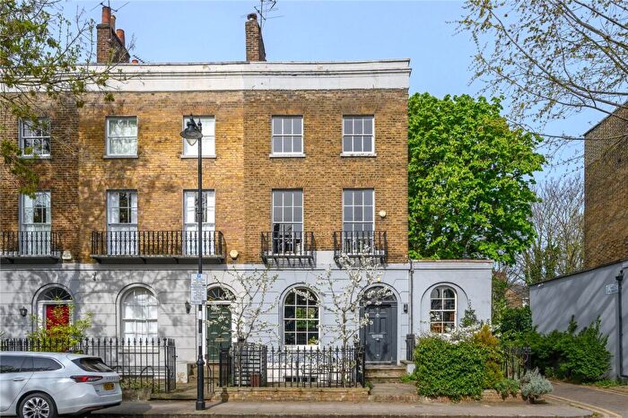 4 Bedroom End Of Terrace House For Sale In St Pauls Place, Islington, London, N1