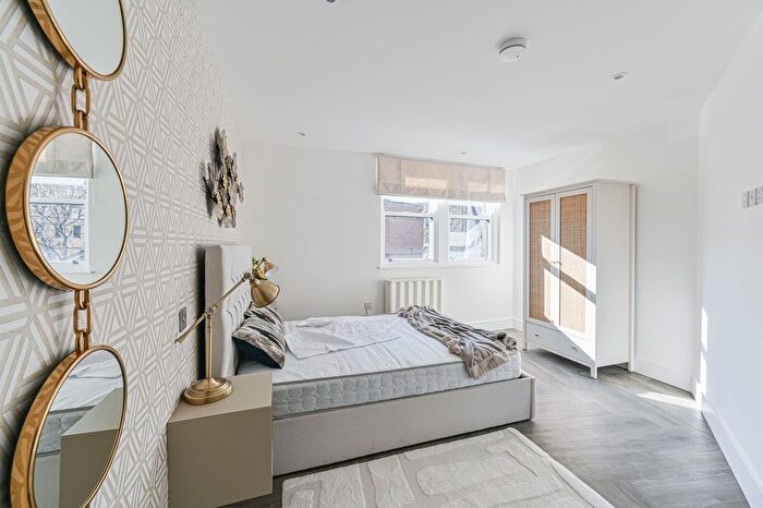1 Bedroom Flat For Sale In The Wharf Collection, Battersea, London, SW11