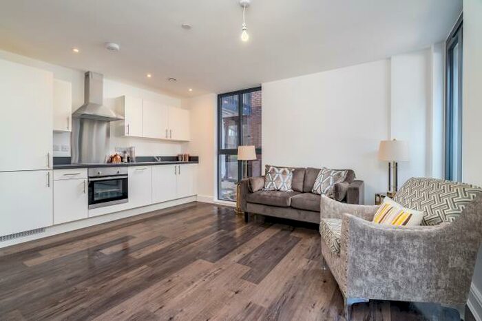 1 Bedroom Apartment To Rent In High Wycombe, Buckinghamshire, HP11