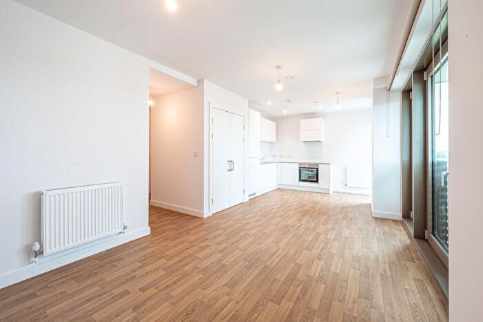 1 Bedroom Flat To Rent In Apex Gardens, Tottenham, London, N15