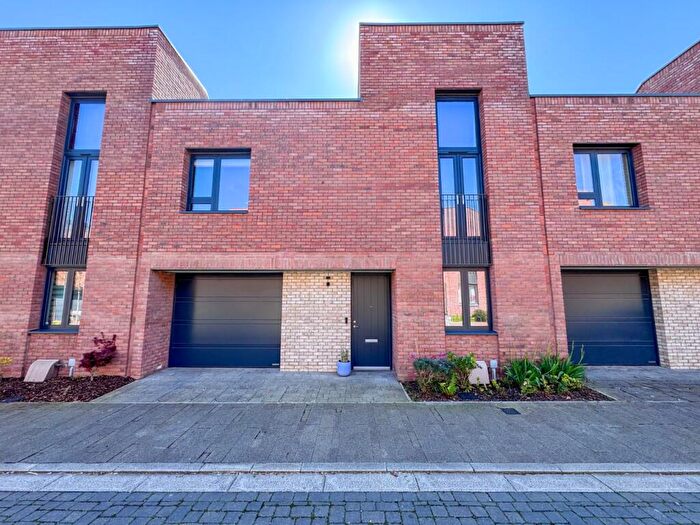 3 Bedroom Terraced House For Sale In Frise Street, Patchway, Bristol, BS34