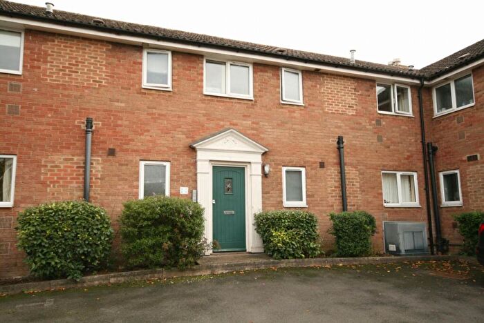 1 Bedroom Apartment To Rent In Badgers Close Forest Hill Oxford, OX33
