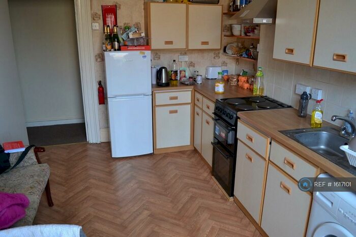3 Bedroom Flat To Rent In Hampton Road, Bristol, BS6