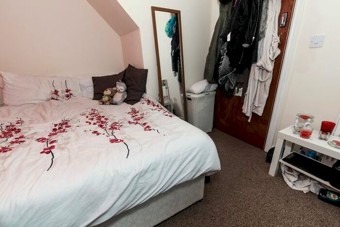 6 Bedroom Terraced House To Rent In Broadway, Treforest, Pontypridd CF37