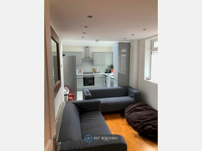 5 Bedroom Terraced House To Rent In Brailsford Road, Manchester M14