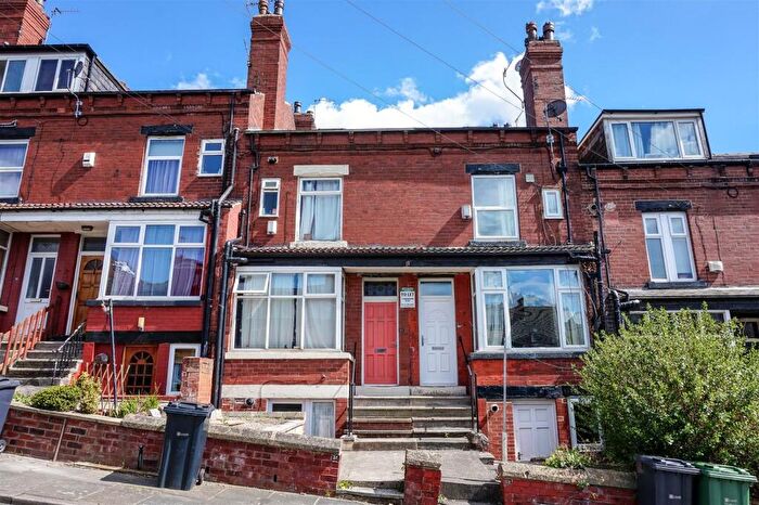 2 Bedroom House To Rent In Adwick Place, Leeds, LS4