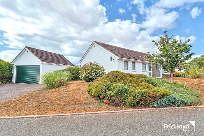 3 Bedroom Detached Bungalow For Sale In Huccaby Close, Brixham, TQ5