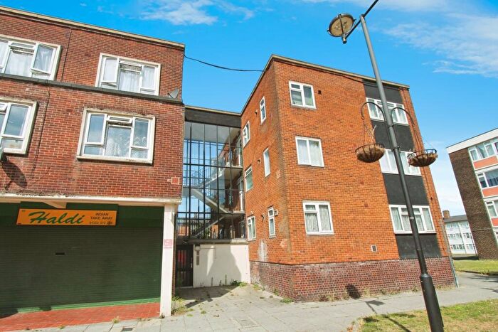 2 Bedroom Block Of Apartments To Rent In Temple Hill Square, Dartford, DA1