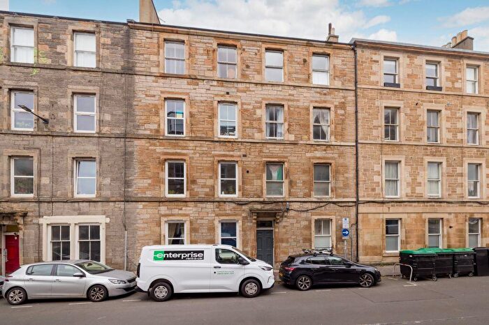 2 Bedroom Flat For Sale In / Drumdryan Street Edinburgh, EH3