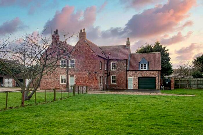 5 Bedroom Detached House For Sale In Sproatley Road, Flinton, Hull, East Yorkshire, HU11