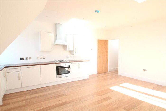 1 Bedroom Apartment To Rent In Finchley Lodge, Gainsborough Road, London, N12