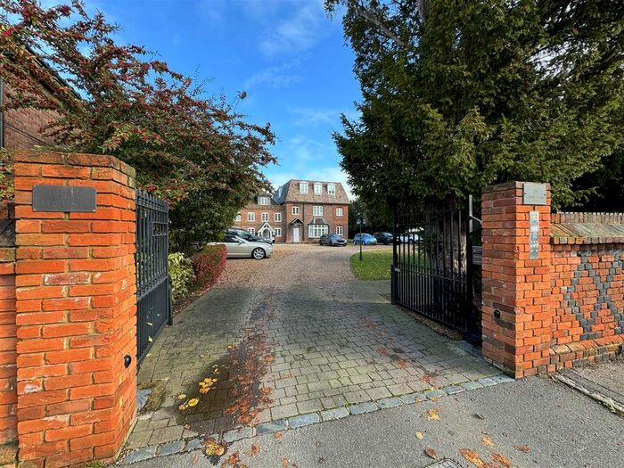1 Bedroom Flat For Sale In High Road, Fobbing, Stanford-Le-Hope, SS17
