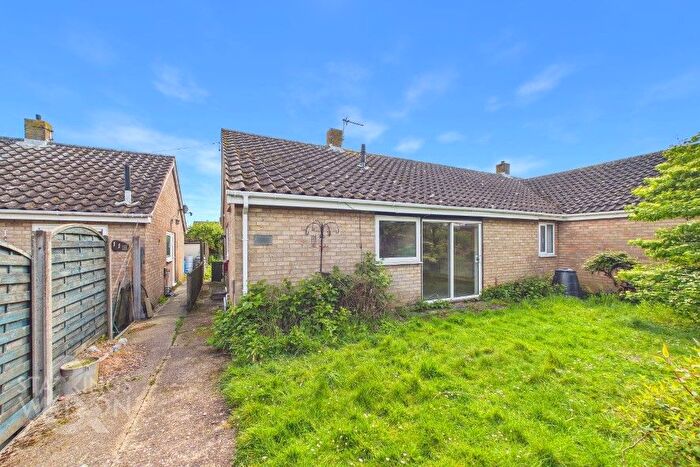 3 Bedroom Semi Detached House For Sale In Sheffield Road, Wymondham, Norfolk, NR18