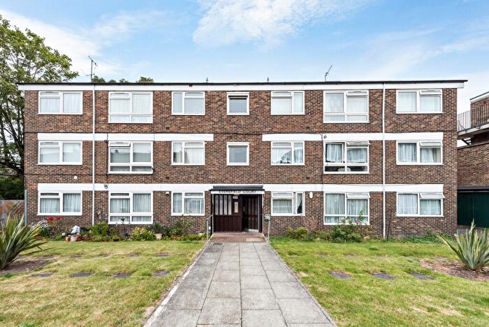 Studio To Rent In Baring Road London, SE12