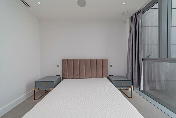 2 Bedroom Apartment To Rent In Carrara Tower, Bollinder Place, London, EC1V