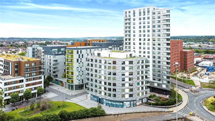2 Bedroom Apartment To Rent In Chatham Place, Reading, Berkshire, RG1