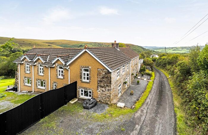 4 Bedroom Detached House For Sale In Glanaman Carmarthenshire, SA18