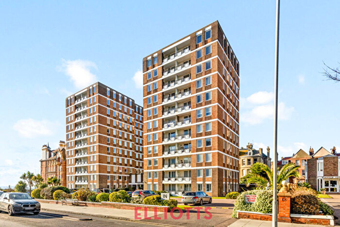 2 Bedroom Apartment For Sale In Grand Avenue, Hove, BN3