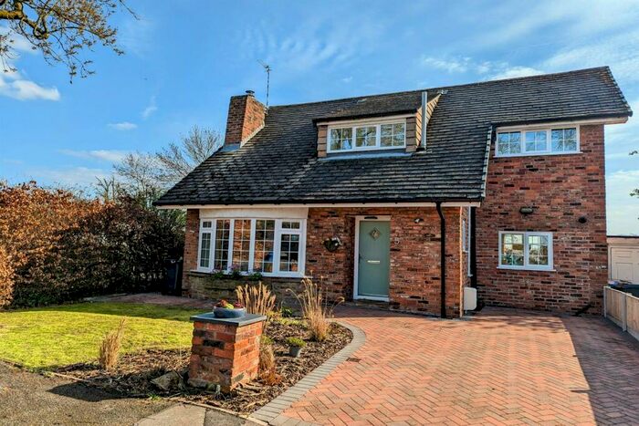 3 Bedroom Detached House For Sale In Greenfields Close, Lach Dennis, CW9