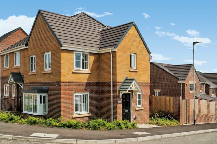 3 Bedroom Semi-Detached House To Rent In Twine Road, Wakefield, WF2