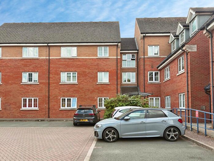2 Bedroom Apartment For Sale In Holland Close, Loughborough, Leicestershire, LE11