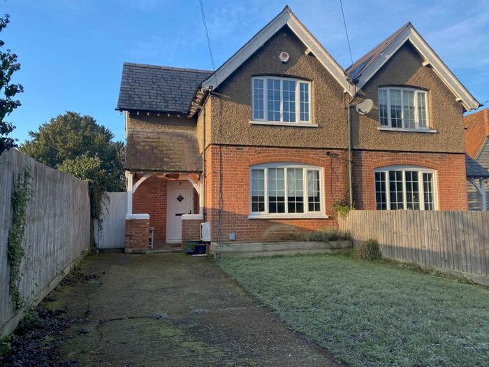 3 Bedroom Property To Rent In Rowsham, Aylesbury, HP22