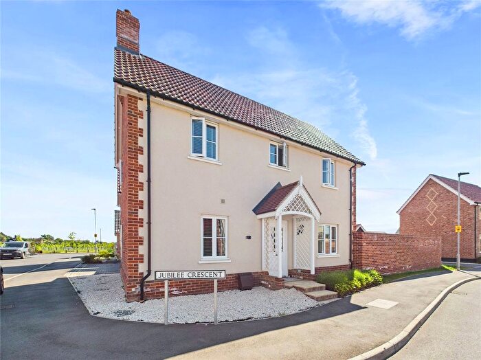 4 Bedroom Detached House For Sale In Jubilee Crescent, Mistley, Manningtree, Essex, CO11