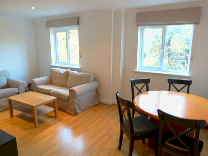 2 Bedroom Property To Rent In Milligan Lodge Hendon Lane, London, N3