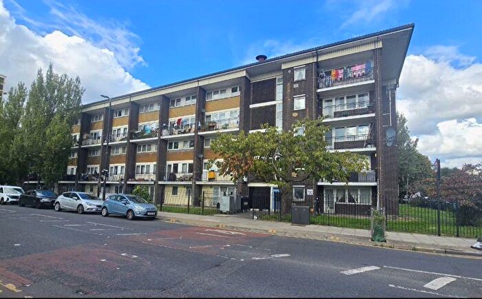 1 Bedroom Apartment For Sale In Haynes Close, London, N17