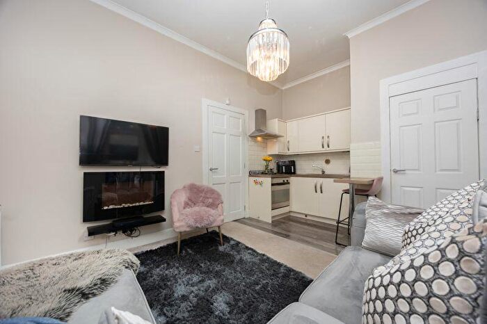 1 Bedroom Flat For Sale In Clarkston Road, Muirend, G44