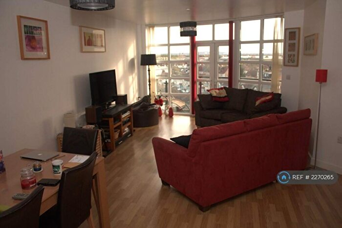2 Bedroom Flat To Rent In Elgin House, Romford, RM6