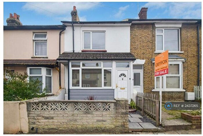 3 Bedroom Terraced House To Rent In Trafalgar Street, Gillingham, ME7