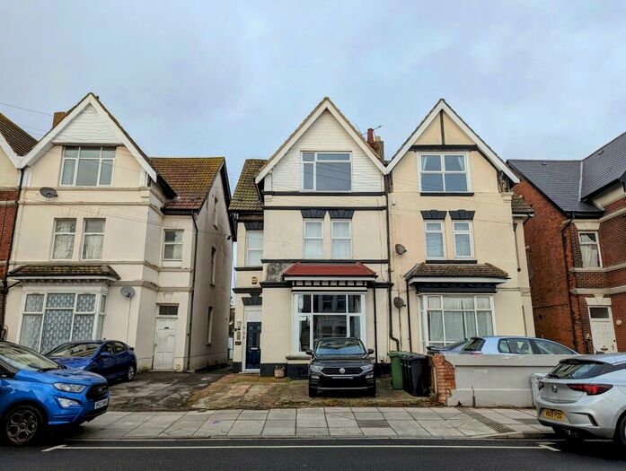 1 Bedroom Flat To Rent In Stubbington Avenue, Portsmouth, PO2