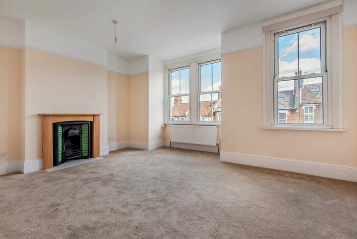 1 Bedroom Flat To Rent In Hopedale Road, Charlton, London, SE7