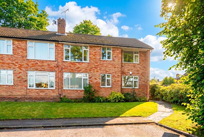 2 Bedroom Maisonette For Sale In Featherstone Close, Shirley, B90