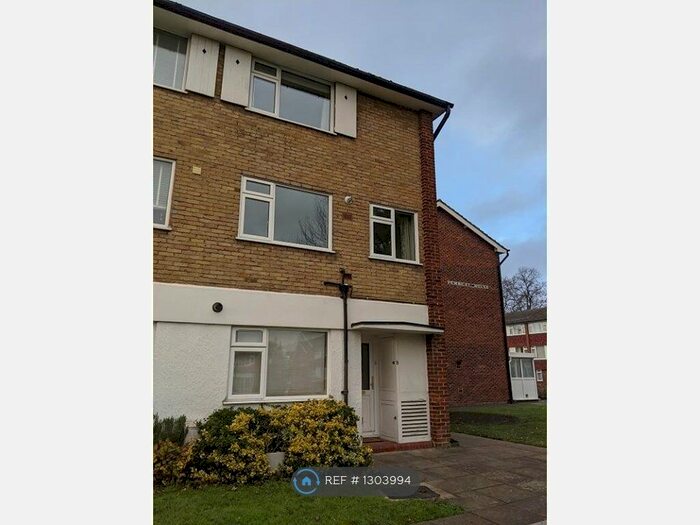 2 Bedroom Flat To Rent In Abbey Park, Beckenham BR3