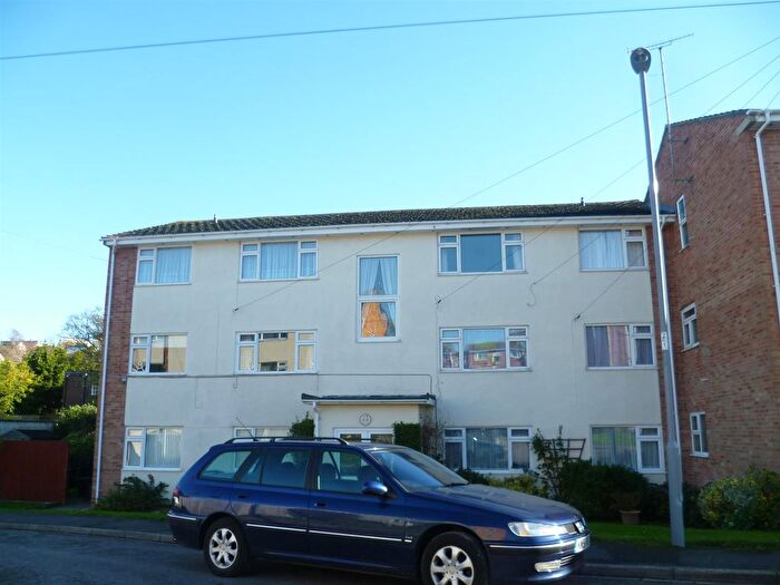 2 Bedroom Flat To Rent In Eadon Close, Weymouth, DT3