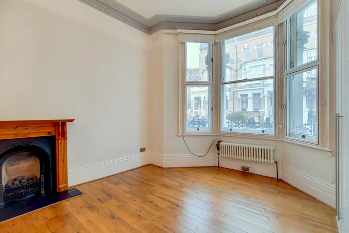 2 Bedroom Flat To Rent In Gwendwr Road, London, W14