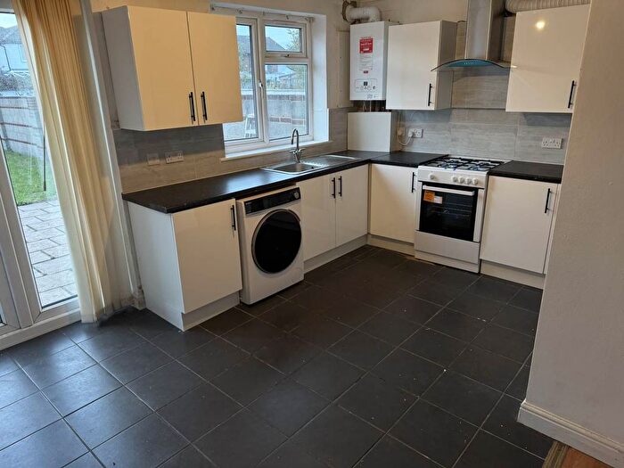 4 Bedroom Property To Rent In Marlow Gardens, Hayes, Middlesex, UB3