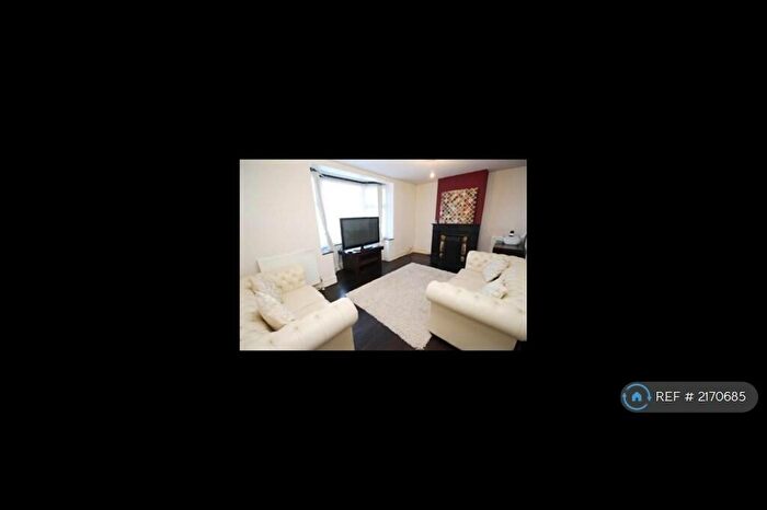 3 Bedroom Semi-Detached House To Rent In Water Road, Reading, RG30