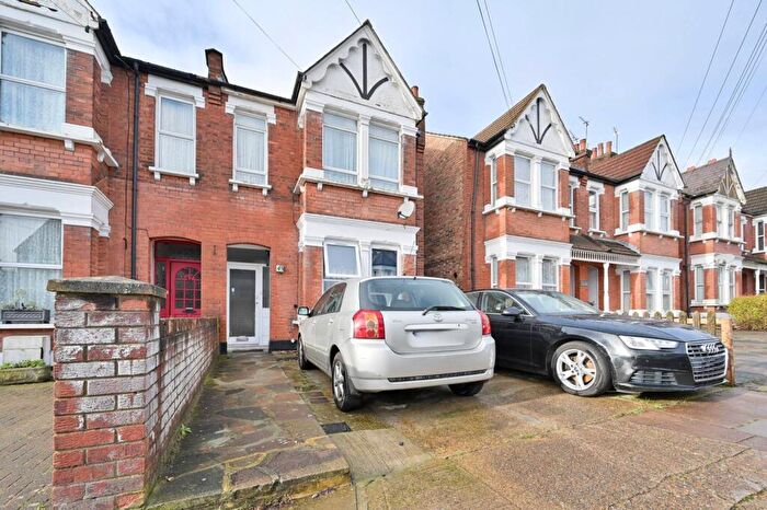 2 Bedroom Flat For Sale In Salisbury Road, Harrow, HA1