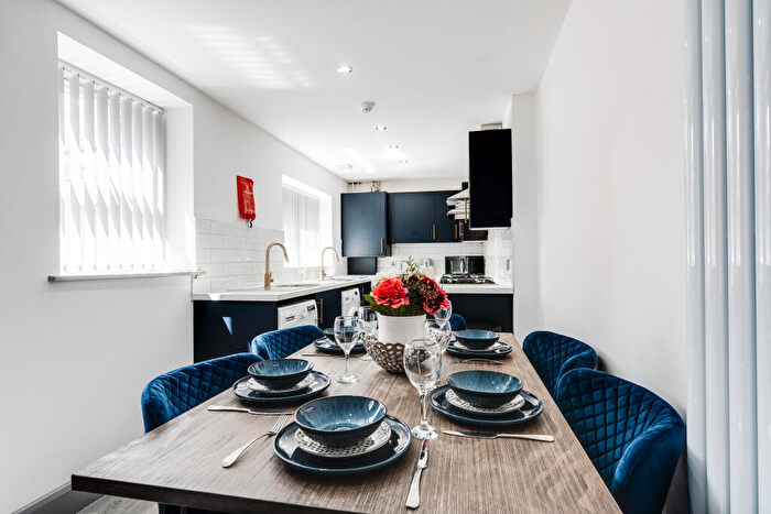 2 Bedroom Flat To Rent In Grosvenor Road, Liverpool, Merseyside, L15