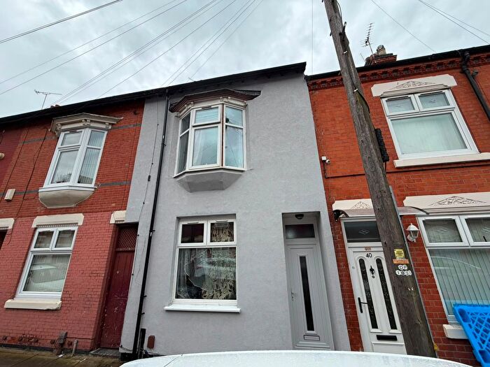 3 Bedroom Terraced House For Sale In Buller Road, Leicester, LE4