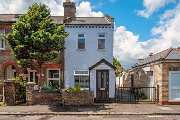 2 Bedroom End Terrace House For Sale In Algar Road, Isleworth, TW7