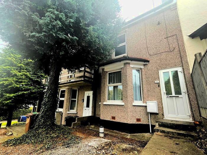 1 Bedroom Flat To Rent In A Robin Hood Lane, Walderslade, Kent, ME5