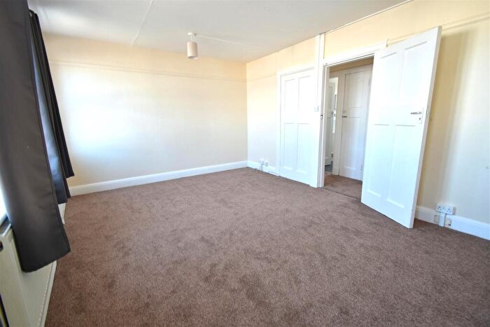 2 Bedroom Flat To Rent In London Road, Morden, SM4