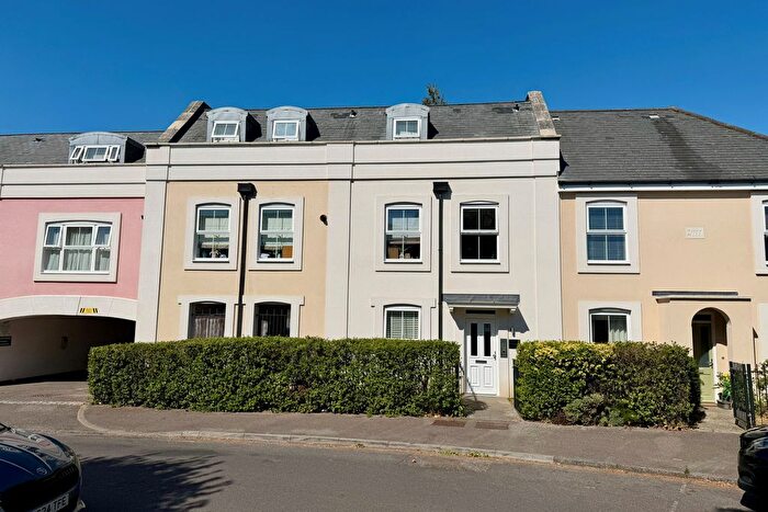 1 Bedroom Flat For Sale In Warren Road, Reigate, RH2