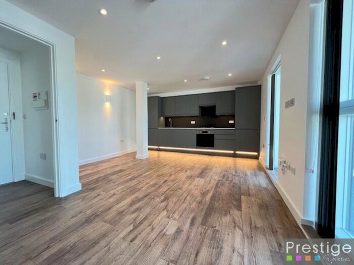 1 Bedroom Apartment To Rent In Brent Street, London, NW4